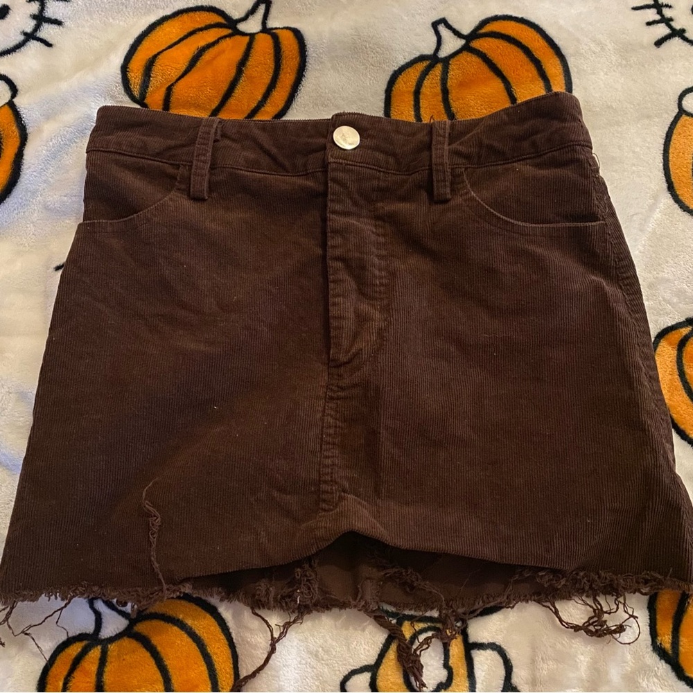 brown skirt